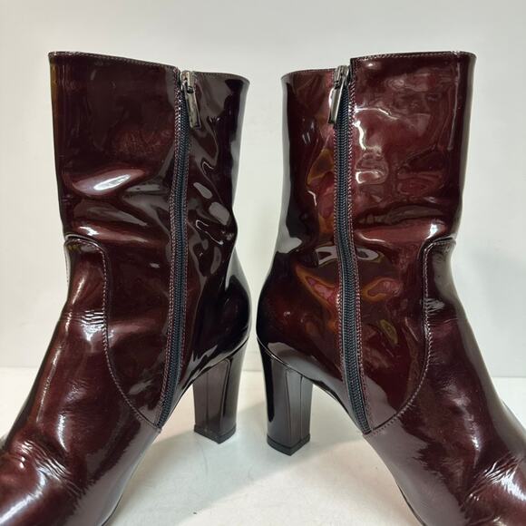 WORN TWICE Aquatalia Women's Burgundy Patent Leather Boots Heels Size Zip 10 - Picture 9 of 15